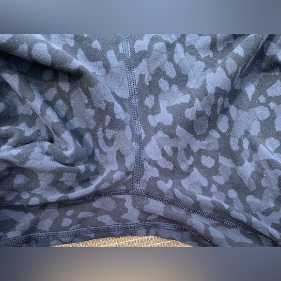 Lululemon Align Crop 21” size 8 - Picture 15 of 15